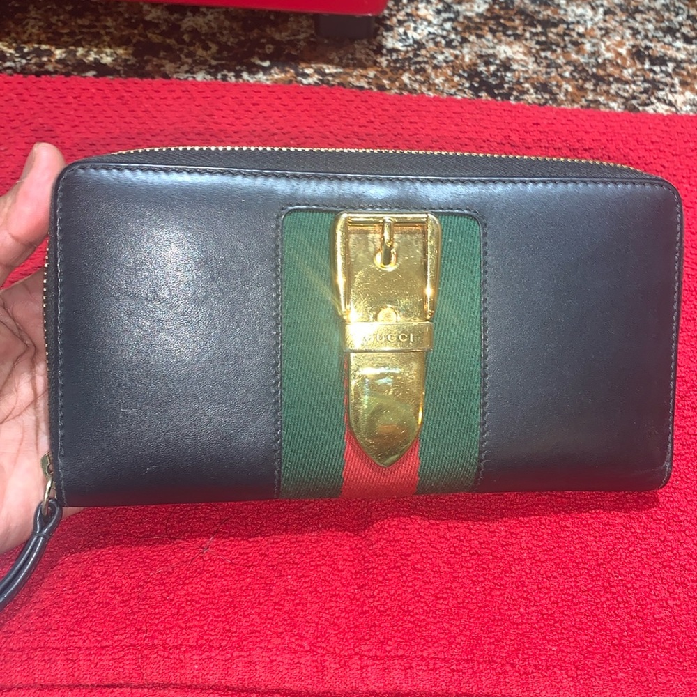 Authentic Gucci Sherry Line Wallet